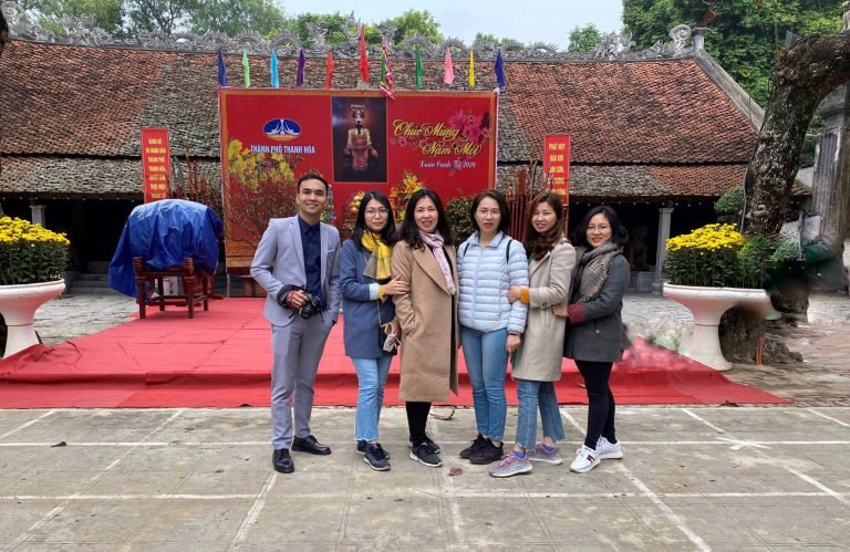 SLEADER tham quan và chụp ảnh lưu niệm tại Thái Miếu nhà Hậu Lê, Thanh Hóa