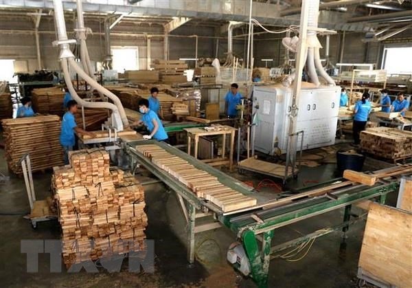 Processing and manufacturing remains the pillar of GDP growth, posting a growth of 11.18 percent. (Photo: VNA)