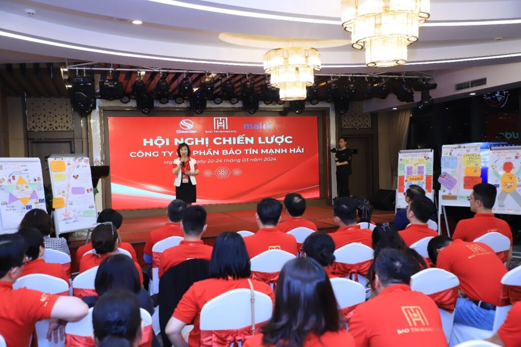 Bà Nguyễn Thị Thanh Vân, Chủ tịch HĐQT Tập đoàn Bảo Tín phát biểu tổng kết hội nghị